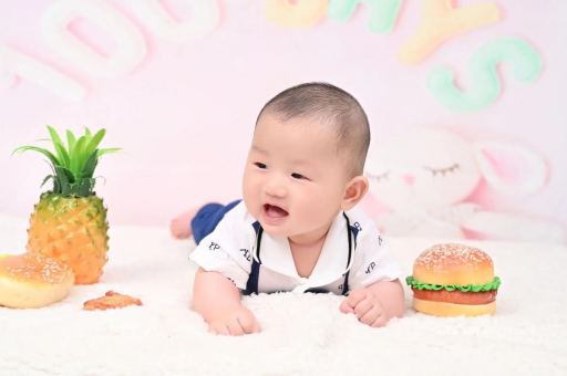 新疆宝宝脸上有红疙瘩